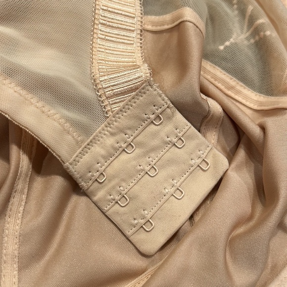 Elomi Cate Side Support Bra - Picture 11 of 13